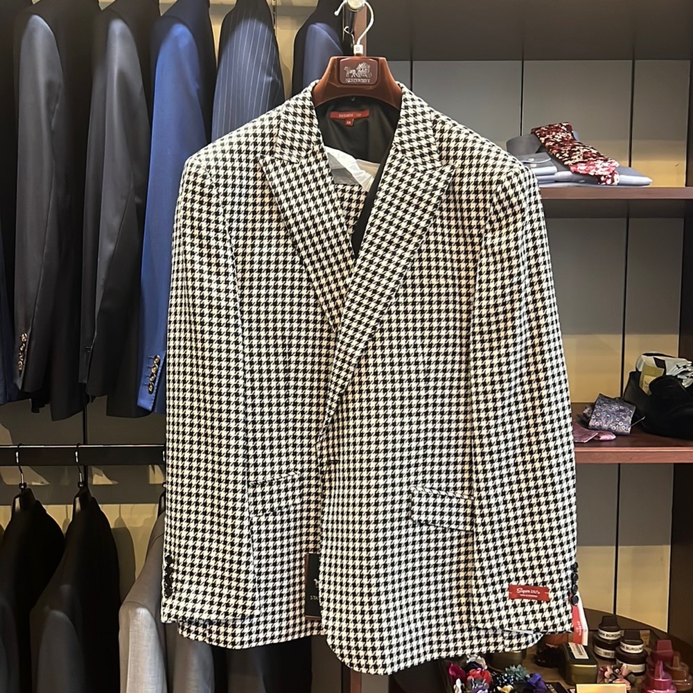 Italian Essence Herringbone 3-Piece Fashion Suit